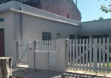 Casa Con 2 Dormitorios Y Cochera