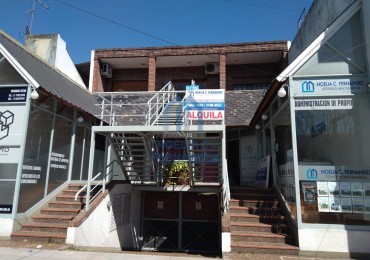 Oficina en Alquiler en 1er piso por escalera.
