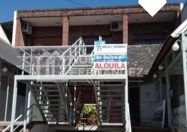 Oficina En 1er Piso Por Escalera.