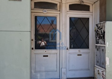 Casa en PH con local a Reciclar.